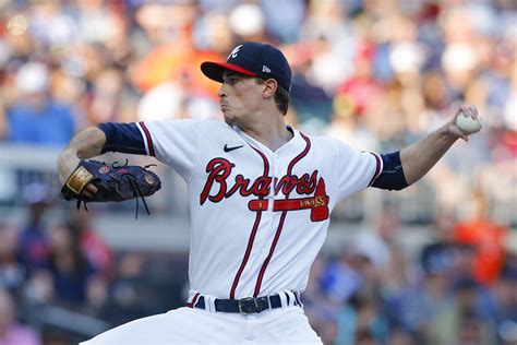 braves giants highlights|Fried pitches seven strong innings as Braves walk.